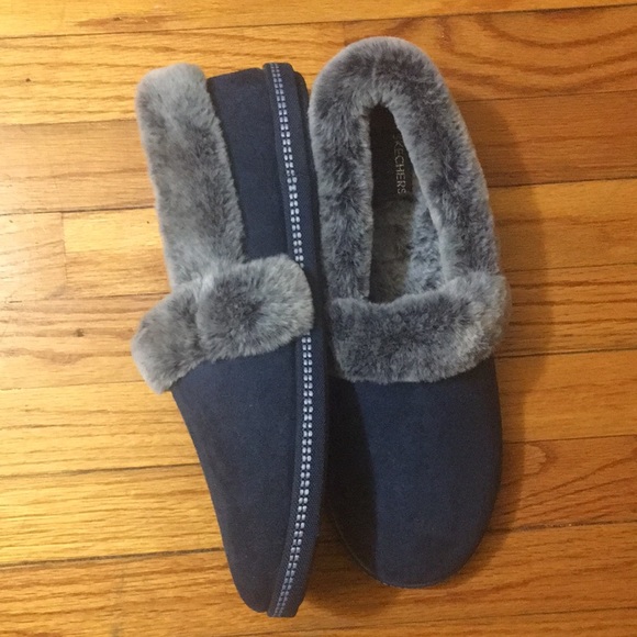 navy ladies sketchers